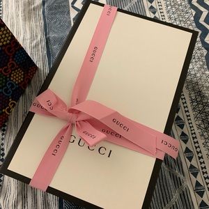 Gucci box and ribbon